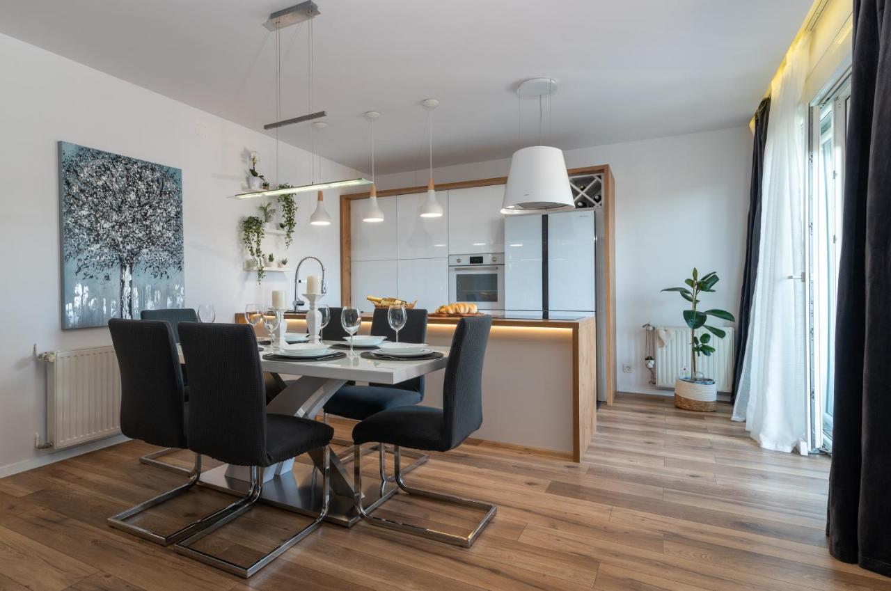 Apartman Tragos โตรกีร์ ภายนอก รูปภาพ