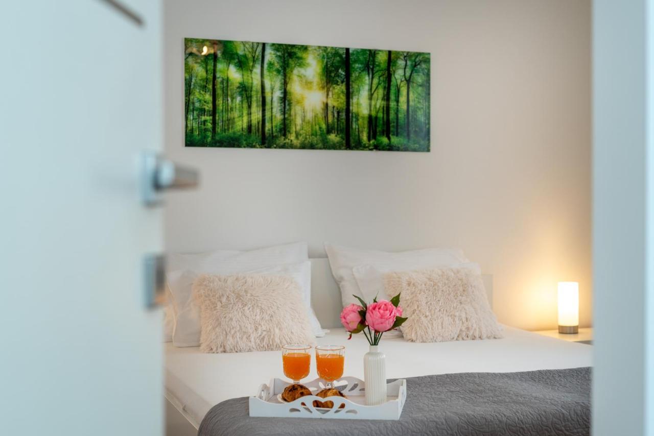 Apartman Tragos โตรกีร์ ภายนอก รูปภาพ