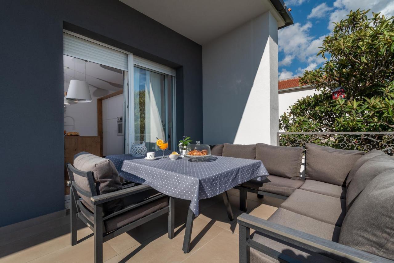 Apartman Tragos โตรกีร์ ภายนอก รูปภาพ