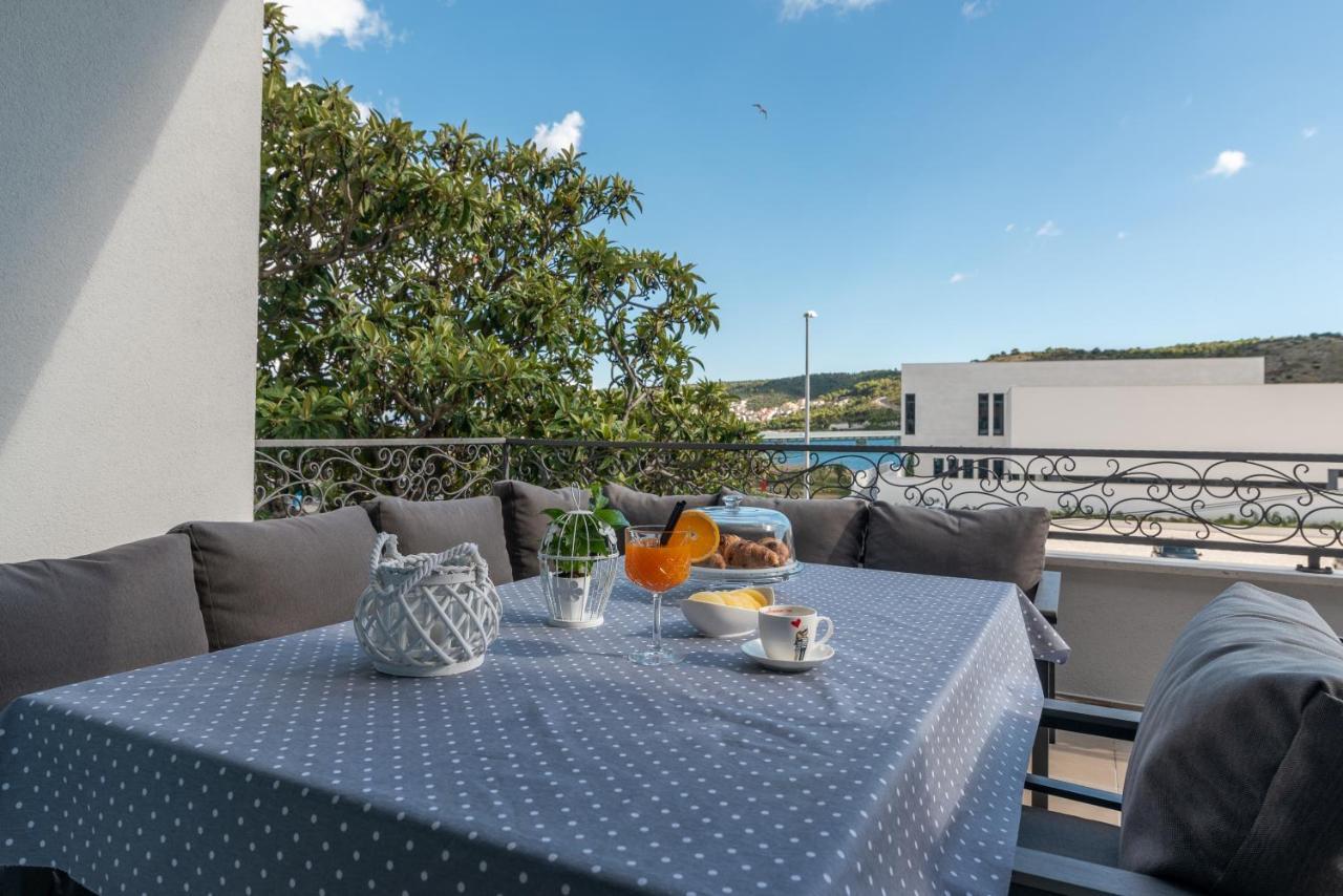 Apartman Tragos โตรกีร์ ภายนอก รูปภาพ