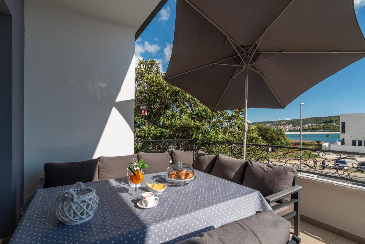 Apartman Tragos โตรกีร์ ภายนอก รูปภาพ